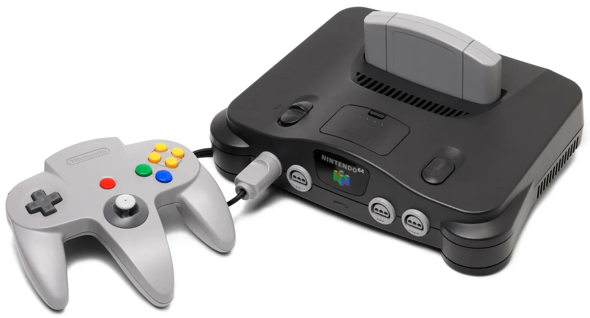 Nintendo 64 noire et manette grise à trois branches